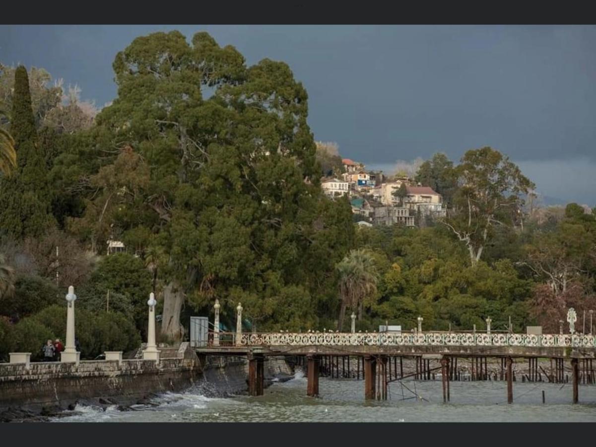 Гавань Sukhumi Exterior photo